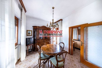 Appartamento in villa viale Giuseppe Garibaldi, Centro, Pescia