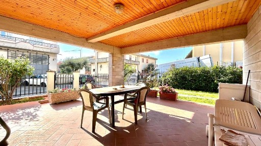 Villa unifamiliare via Lambruschini 115, Sant'Agostino, Pistoia
