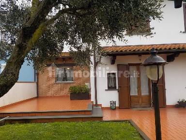 Villa unifamiliare via Bramalegno, Vione, Ponte Buggianese