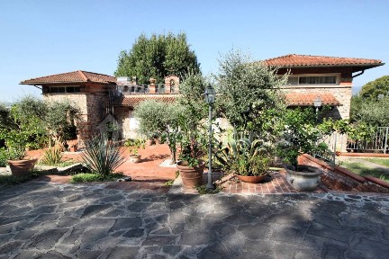 Villa unifamiliare, ottimo stato, 480 m², Montecatini-Terme