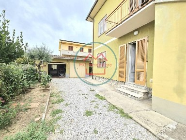 Villa bifamiliare via Giuseppe Verdi, Margine Coperta Traversagna, Massa e Cozzile