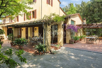 Villa unifamiliare via Dante Alighieri, Centro, Pescia