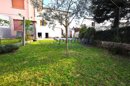 Ponte Buggianese, Via Roma, 3