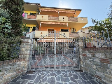 Monsummano Terme, Via dei Gobbi