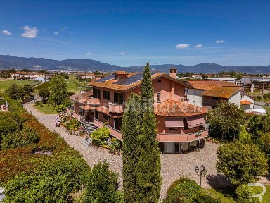 Villa unifamiliare via delle Piastre, Tizzana, Quarrata