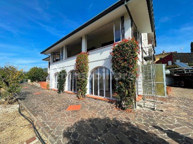 Villa unifamiliare, ottimo stato, 476 m², Torricchio, Uzzano