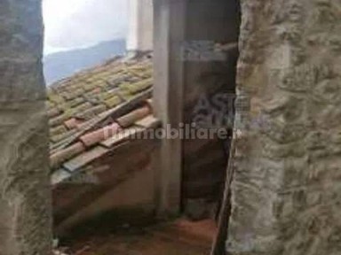Villa all'asta via Lazzaro Papi, 16, Pescia