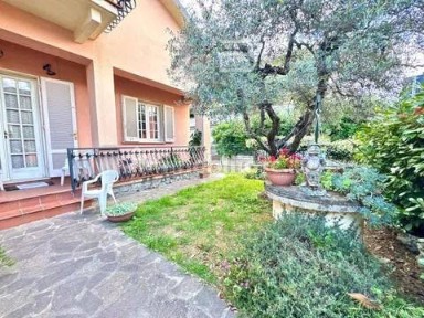 Villa unifamiliare via I Maggio Nn, Centro, Monsummano Terme