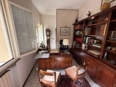 Bilocale ottimo stato, su più livelli, Viale Vittorio Veneto, Forlì