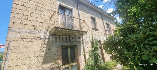Villa unifamiliare Contrada Laurenzana, Picarelli, Rione Ferrovia, Archi, Avellino
