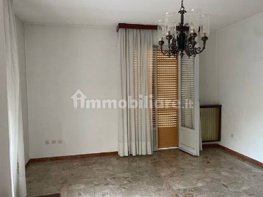 Appartamento da ristrutturare, su più livelli, Pantano, Pesaro