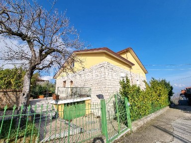 Villa unifamiliare Contrada Caponi 41, Caponi, Montemiletto