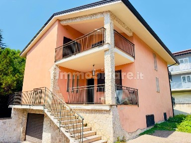 Villa unifamiliare via Taverna Campanile, Centro, Monteforte Irpino