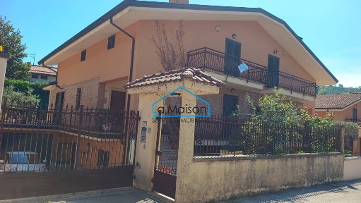 Villa bifamiliare via Molinelle, Monteforte Irpino