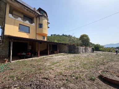 Villa bifamiliare via Antonio Rutoli, Borgo, Montoro