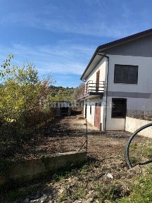 Villa unifamiliare Contrada Bosco Lomba, Montemiletto