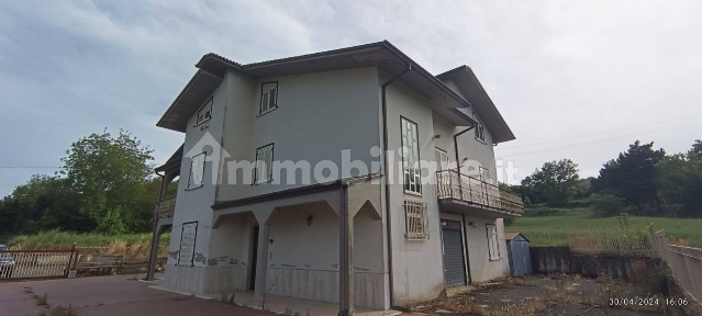 Villa unifamiliare via Salvo D'Acquisto, Torre le Nocelle