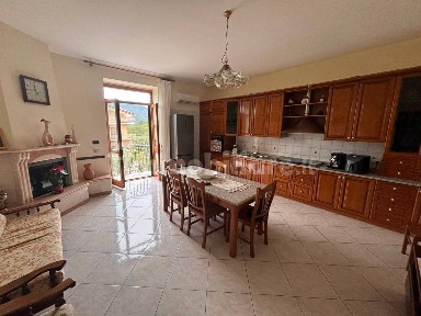 Villa plurifamiliare via Roma, Piano, Montoro
