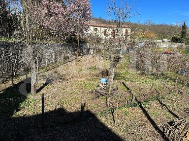 Avellino, Cotrada Cretazzo, 7
