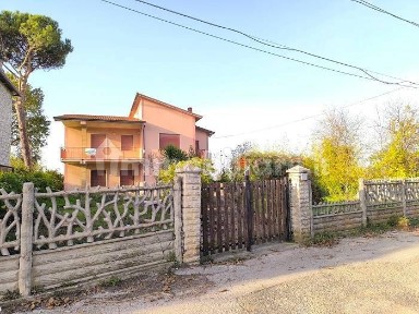 Villa bifamiliare via Santa Caterina San C., Mirabella Eclano