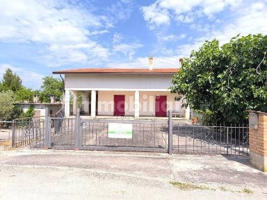 Villa unifamiliare Contrada Mattine, Paternopoli