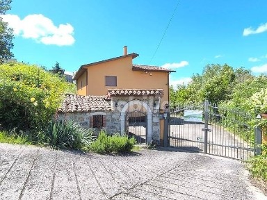 Villa bifamiliare via Valle dei Conti, Frigento