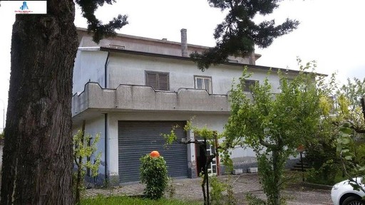 Villa unifamiliare via Maggiano, 101, Santa Lucia, Vallata