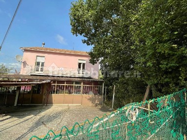Villa unifamiliare Contrada Tranzano, 28, Ariano Irpino