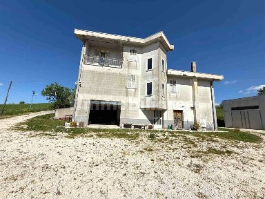 Villa unifamiliare Contrada Serra No Number, Teora