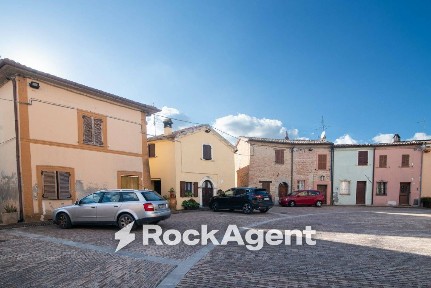 Quadrilocale via Montebello, 24, Terre Roveresche