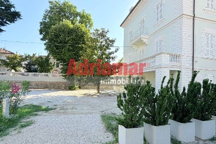 Trilocale viale Zara 19, Mare, Pesaro