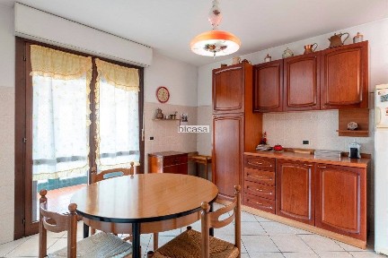 Appartamento via Confalonieri, Pantano, Pesaro