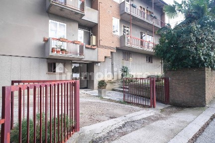 Quadrilocale viale Riccardo Zandonai 27, Centro, Mombaroccio