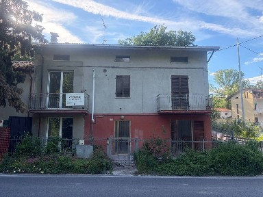 Trilocale via Urbinate 217, Urbino
