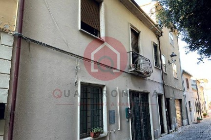 Appartamento via Cavour, Centro Storico, Fano