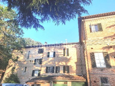 Trilocale via del Collegio 9, Urbino