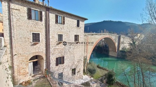 Trilocale via Pergamino 15, Centro, Fossombrone