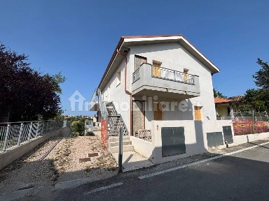 Trilocale via Giuseppe Mazzini 16, Centro, San Costanzo