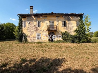 Rustico via Falzoni, Frazioni Nord, Cento