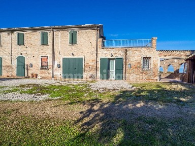 Rustico via Vergavara, Jolanda di Savoia