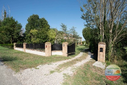 Casale piazza Unità d'Italia 10/h, Centro, Jolanda di Savoia
