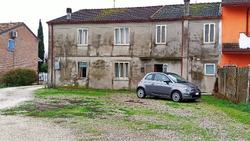 Riva del Po, Via 2 Febbraio