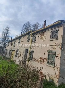 Casale via Per Burana, Centro, Bondeno
