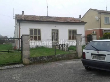 Casale via Bellaria, Berra, Riva del Po