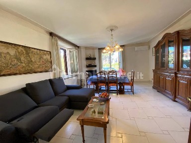 Villa unifamiliare via Giuseppe Mazzini, Vittoria Apuana, Forte dei Marmi