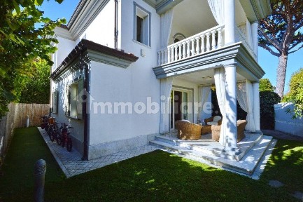 Villa unifamiliare via Giuseppe Viner, Centro, Forte dei Marmi