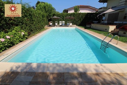 Villa unifamiliare via della Barbiera, Roma Imperiale, Forte dei Marmi