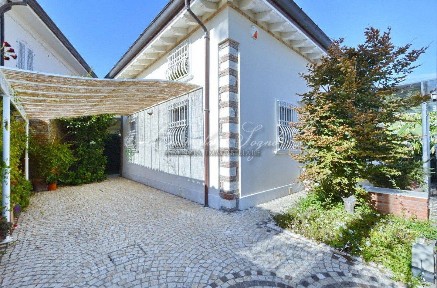 Villa unifamiliare via Amilcare Ponchielli 17, Centro, Forte dei Marmi