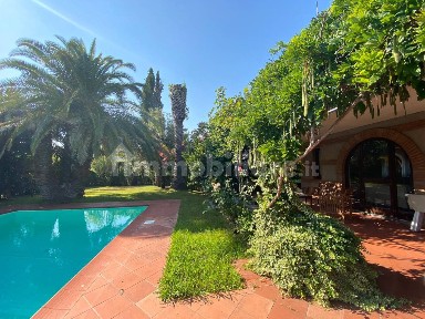 Villa unifamiliare via Francesco Carrara 84, Centro, Forte dei Marmi