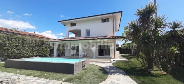 Villa unifamiliare via Francesco Carrara 1, Centro, Forte dei Marmi